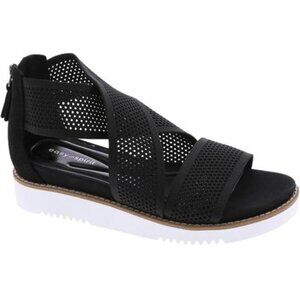 Easy Spirit Women’s Wander2 Casual Sandal – Black, Size 7.5M